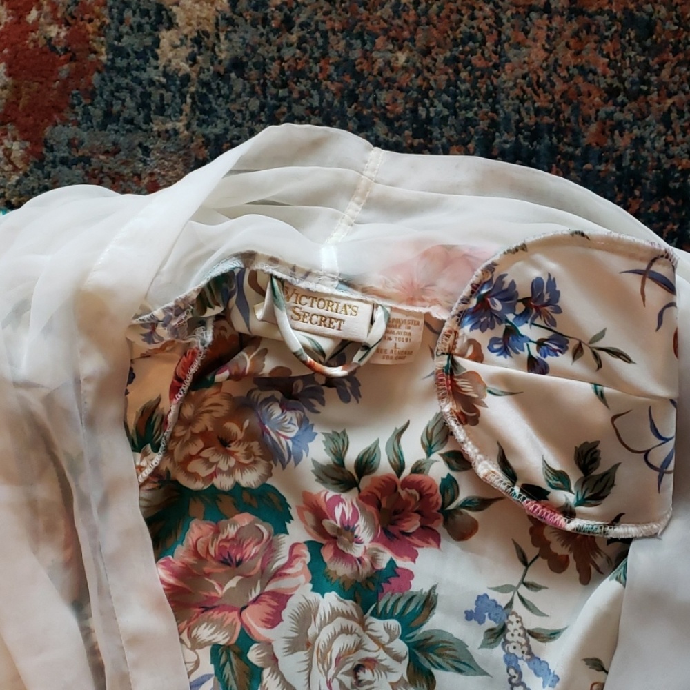 Vintage Victoria's Secret Robe - Picture 4 of 5